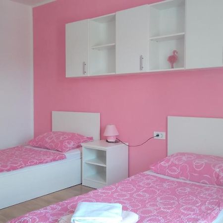 Apartmani "Lorenzo" Novalja Exterior foto