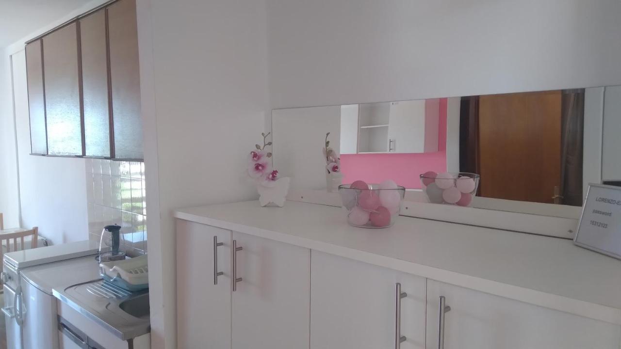 Apartmani "Lorenzo" Novalja Exterior foto