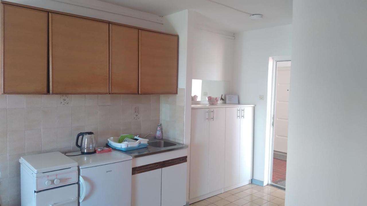 Apartmani "Lorenzo" Novalja Exterior foto
