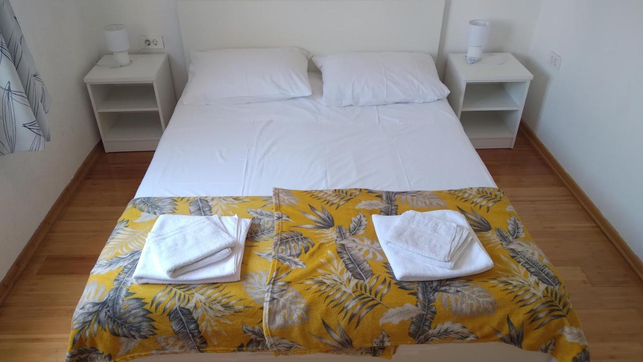 Apartmani "Lorenzo" Novalja Exterior foto
